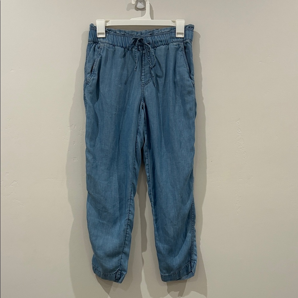 LOFT Pull-On Chambray Capri Pants – Women’s XS